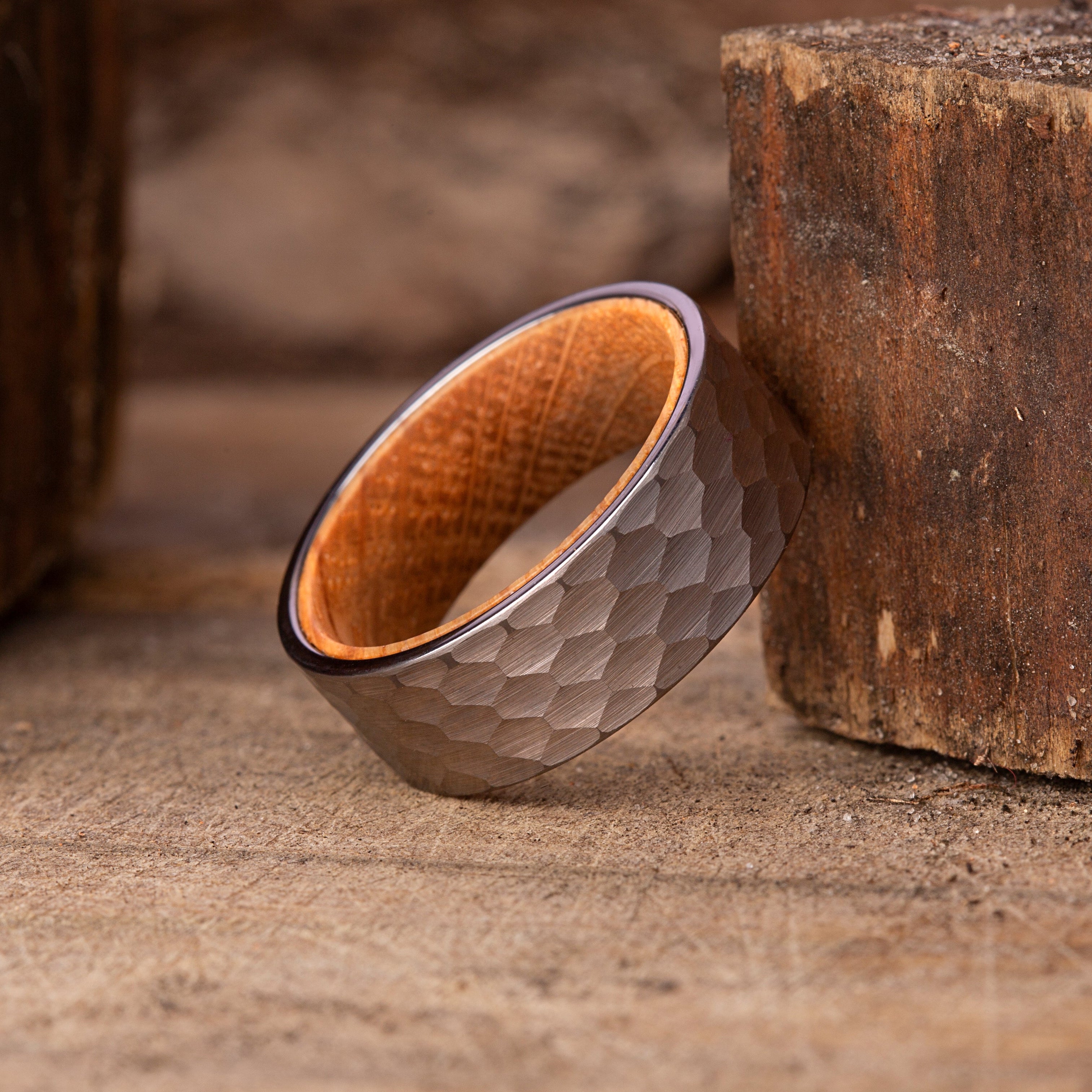 Hammered Silver Tone Men's Band Ring: Durable Steel Wedding Band