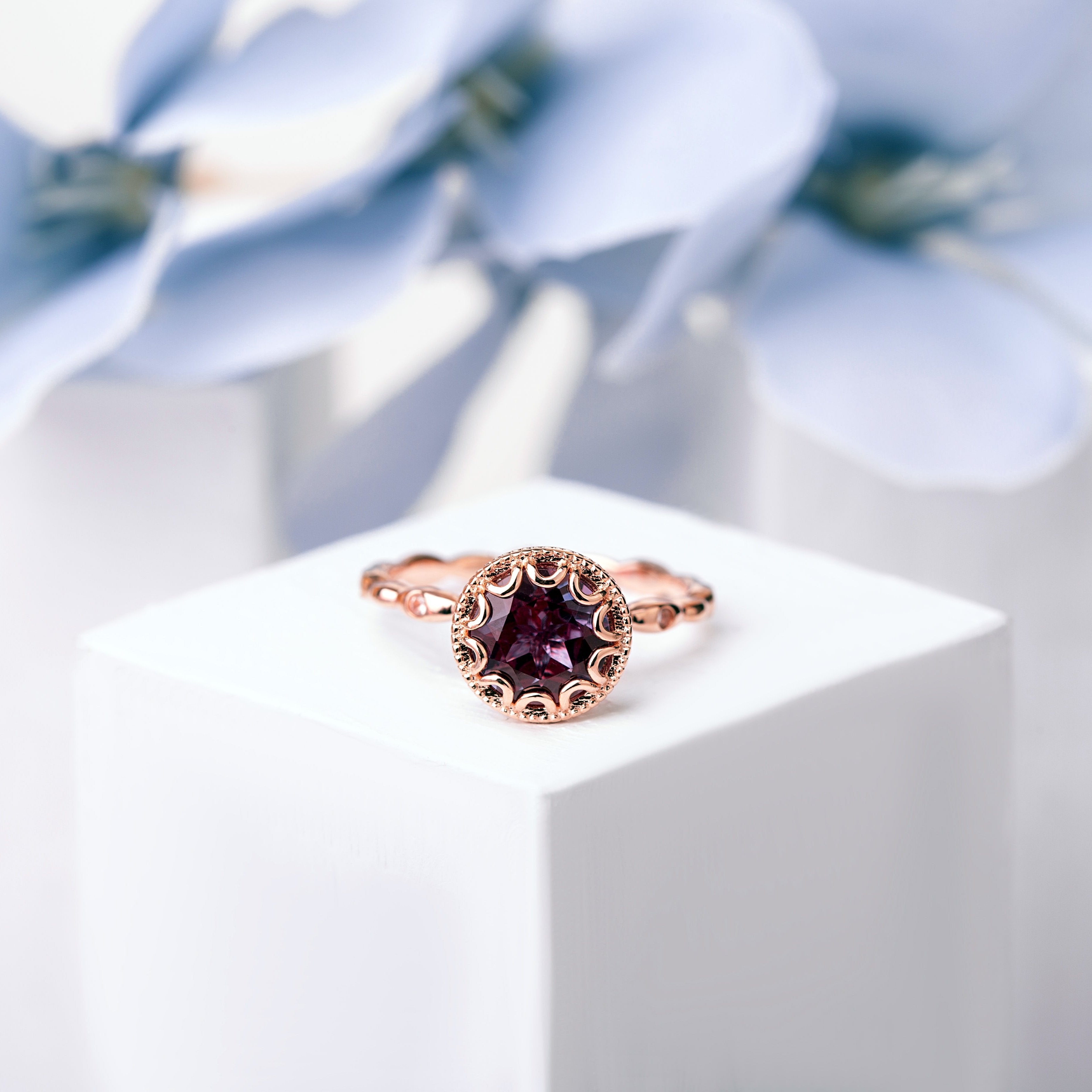 Front view of the Calypso ring featuring a 5mm oval Lab-Created Alexandrite set in a 24K gold-plated sterling silver band.